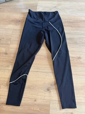 Onzie Black Leggings with White Detail